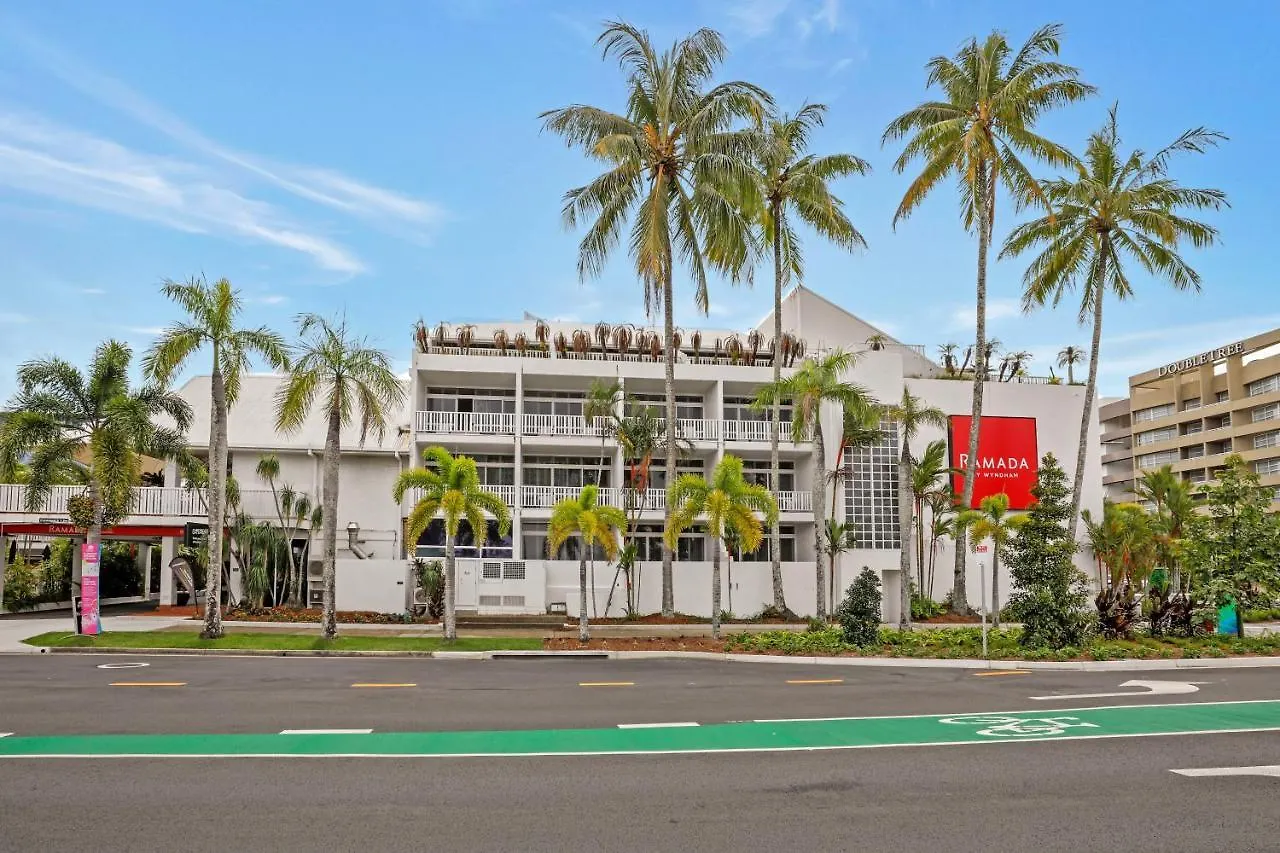 Ramada By Wyndham Cairns City Centre Отель